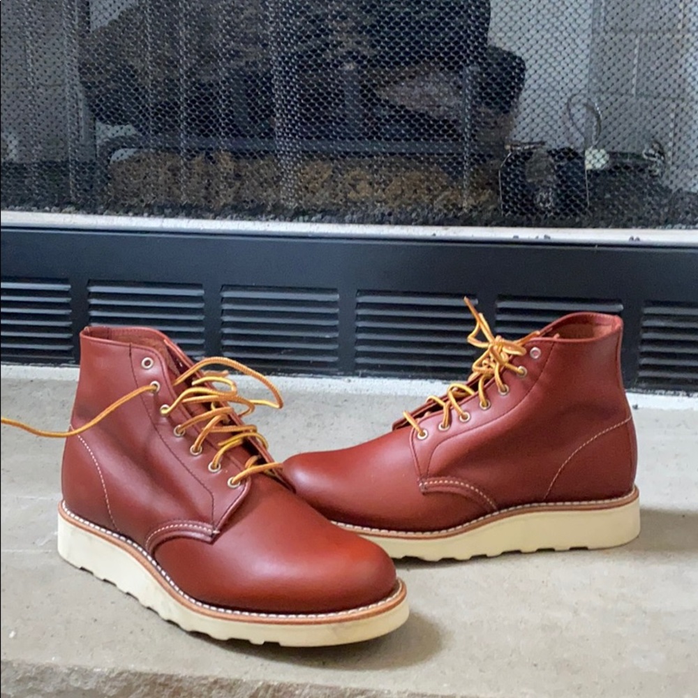 Red Wing Heritage Round Toe Boot
